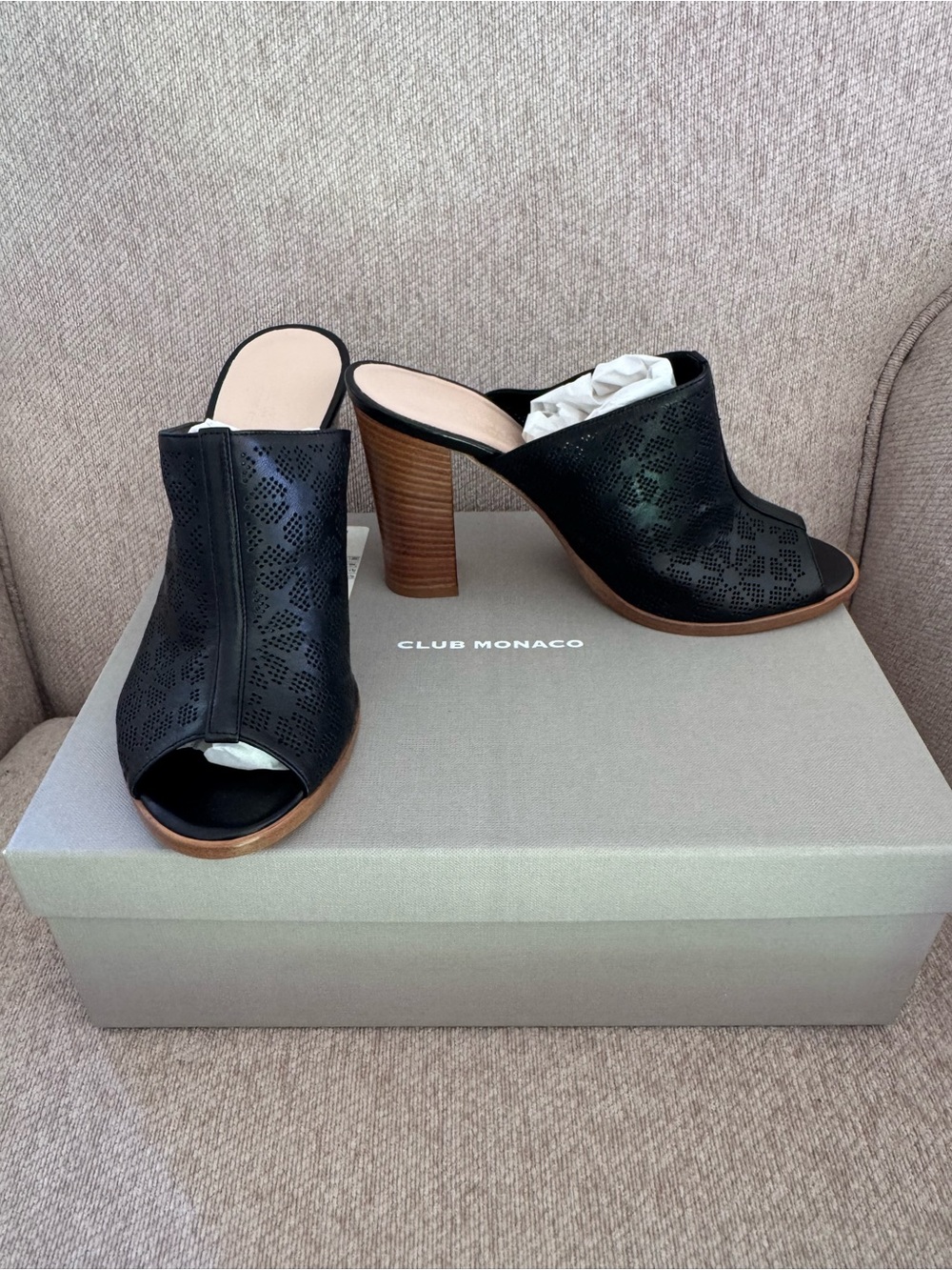 Club Monaco Black Leather Arlete Mule Heels 37.5